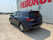 2022 Chevrolet Equinox LT AWD - Photo 2