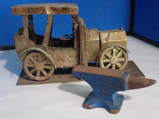 Record Miniature Anvil & Metal Brutalist Bookends