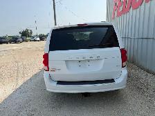 2017 Dodge Grand Caravan SXT - Photo 4