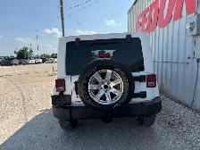 2018 Jeep Wrangler JK Unlimited Sahara 4WD - Photo 4