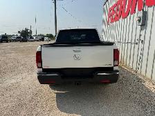 2017 Honda Ridgeline AWD - Photo 4