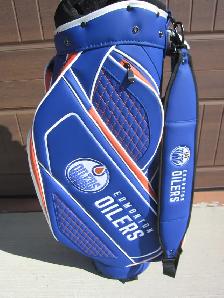 NEW OILERS STAFF   STAND BAGS WITH TOWELS