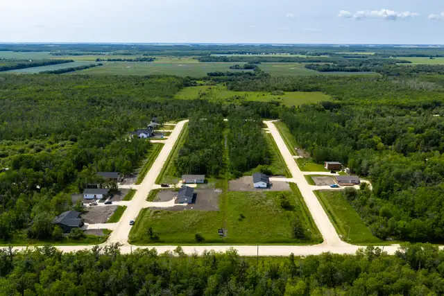 LAKE WINNIPEG BUILDING LOTS