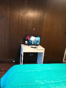Very Luxurious Furnished Main Floor Room in Scarborough for Rent - Photo 11