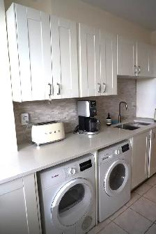 Renovated 1 Bed Condo - In-Unit Laundry, Parking, Balcony - Near - Photo 3