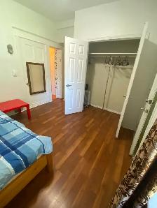 Cozy  room in eastyork available from Aug 29th,single/couple - Photo 3
