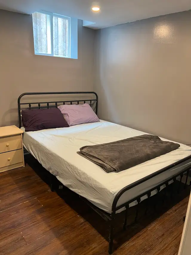 2 bedrooms legal basement Apartment  in Pickering for rent