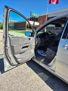 Low Km Honda Odyssey Rear Entry Wheelchair Van - Photo 3