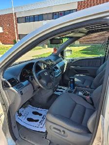 Low Km Honda Odyssey Rear Entry Wheelchair Van - Photo 4