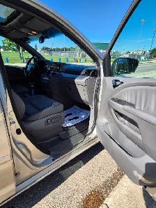 Low Km Honda Odyssey Rear Entry Wheelchair Van - Photo 7