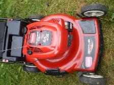 TORO Recycler  22inch Self-Propelled gas   Lawnmower. - Photo 3