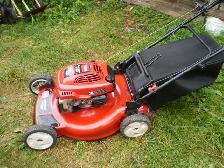 TORO Recycler  22inch Self-Propelled gas   Lawnmower. - Photo 5