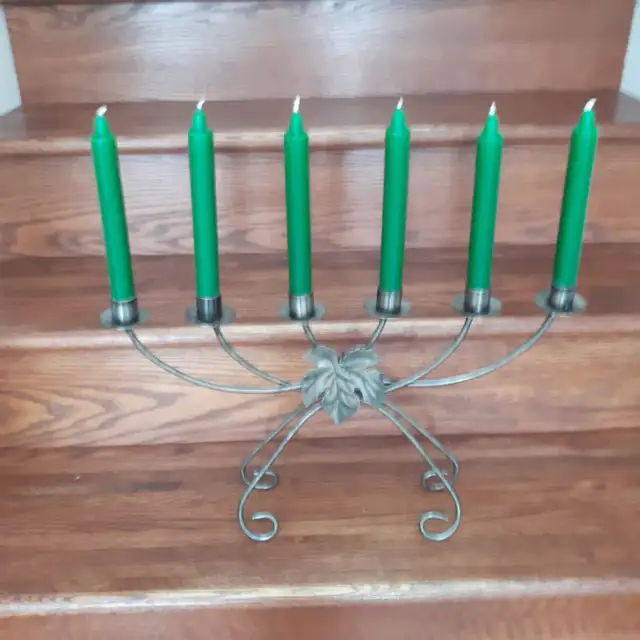 LUSTRE MÉTAL NEUF GRIS 19'LARx18'HAU 6 CHANDELLES 7'HAU: $20.00