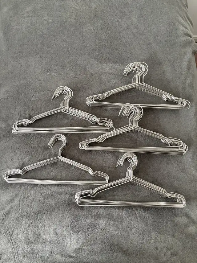 90 heavy duty Metal Hangers