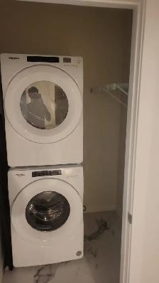 Beautiful 2 Bedroom LEGAL Basement Apartment - Photo 8