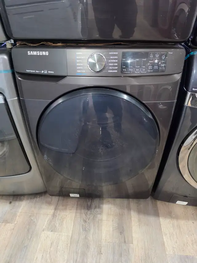 NEWER MODEL Samsung 27' Black Stainless FrontLoad Washer Machine