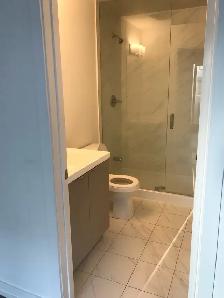 Oakville - Room for rent in a 2 bedroom townhouse - Photo 8