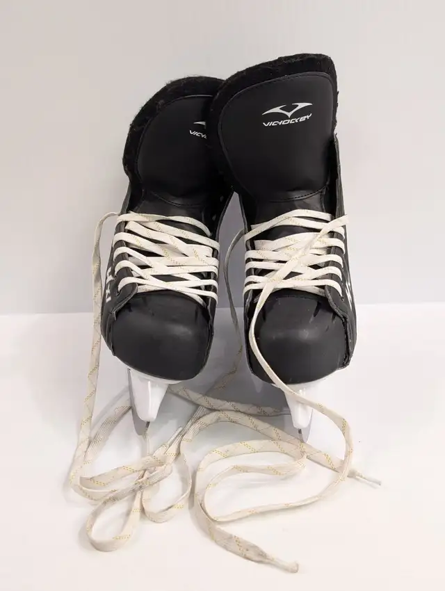 (B1897) VicHockey G59N Men's Hockey Skates US Size 9