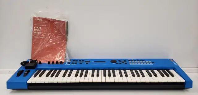 (B1757) Yamaha MX61 Synthesizer
