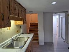 Monthly Rent $1,850:.2 Bed rooms 1 bath room at House Basement - Photo 7