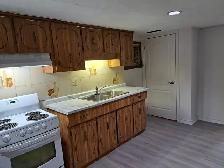 Monthly Rent $1,850:.2 Bed rooms 1 bath room at House Basement - Photo 8