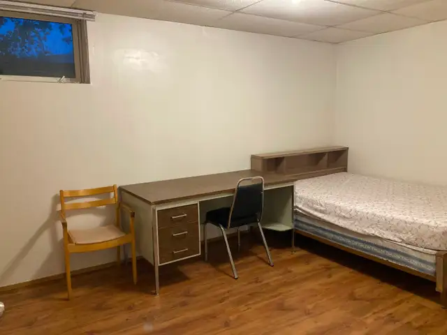 One larger bedroom for rent close to U of L—-male only