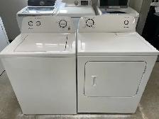 Laveuse sécheuse traditionnelles blanches Amana