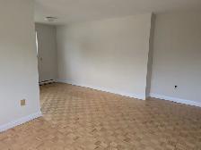 2 Bedroom in Strathroy - Photo 3