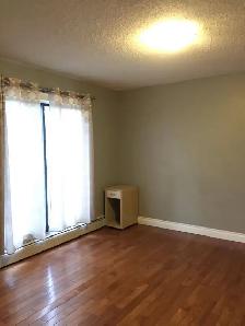 Crescent Heights 2 BR Apartment for September - Photo 5