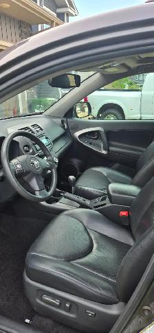 Single owner 2012 Toyota Rav 4 Sport, great condition - Photo 3