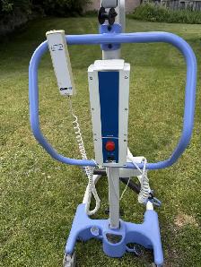 Hoyer Advance 340 Hoyer Lift with Sling $ 1300