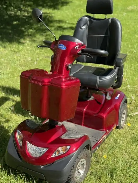 INVACAR mobility scooter excellent condition for $850