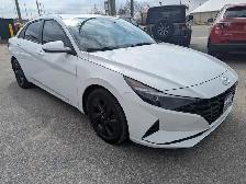 2023 Hyundai Elantra PREFERRED IVT WITH TECH PACKAGE/SUNROOF! - Photo 4