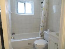Renovated, furnished room for rent in quiet NDG (Montreal) - Photo 4