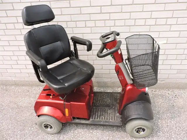 fortress mobility scooter model 1700 in excellent condition $700