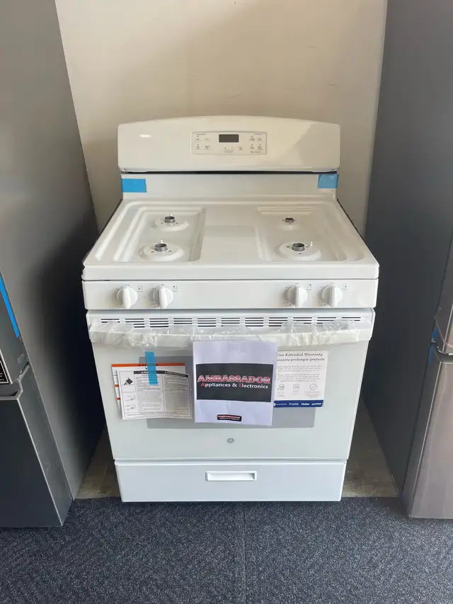 NEW 30" GE GAS Range Stove (5.0 Cu.Ft)