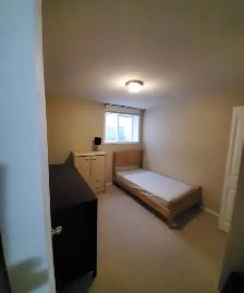 Two-bedroom basement suite - Photo 6