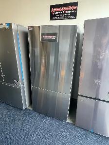NEW 31" GE Counter Depth Bottom Freezer Fridge (17.7 Cu.Ft)