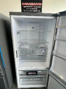 NEW 31" GE Counter Depth Bottom Freezer Fridge (17.7 Cu.Ft) - Photo 4