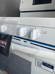 NEW 30" Frigidaire GAS  Range Stove (5.1 Cu.Ft) Steam Clean - Photo 7