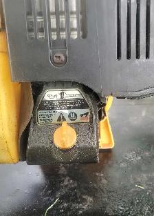 Gas Trimmer - Photo 3
