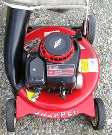 SNAPPER REAR BAG GAS LAWNMOWER - Photo 4