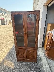 Free delivery used Wooden Display Cabinet with Glass Doors