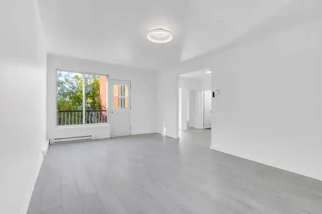 GRAND 3½ NDG 825PI² LUMINEUX