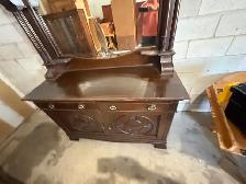 Free delivery Antique Oak Sideboard made in England - Photo 3
