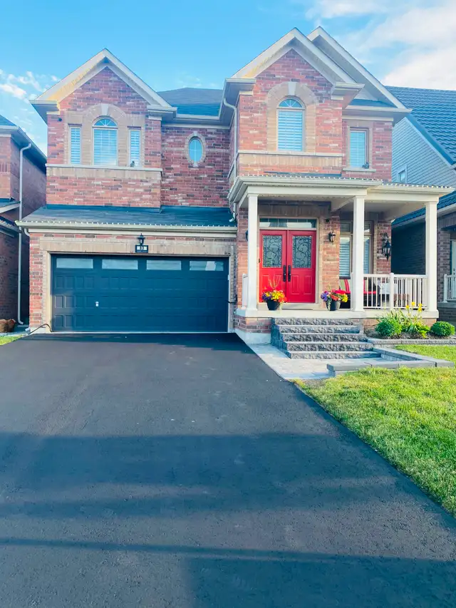 Stunning All-Brick Executive Home - Beeton ON | 2,611 Sq Ft.