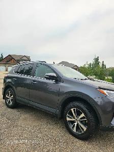 2018 TOYOTA RAV4 LE, Very low mileage, Excellent condition - Photo 3