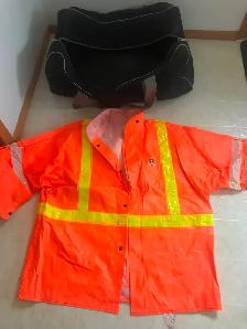 Rain Gear and Workwear For Sale - Photo 2