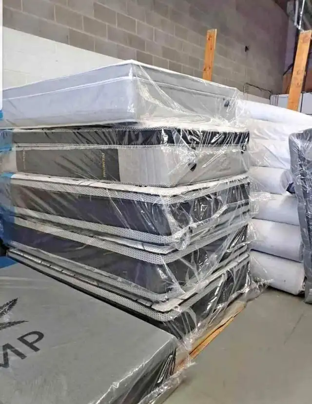 Full Mattress | King Mattress / Queen Mattress : Twin Mattress