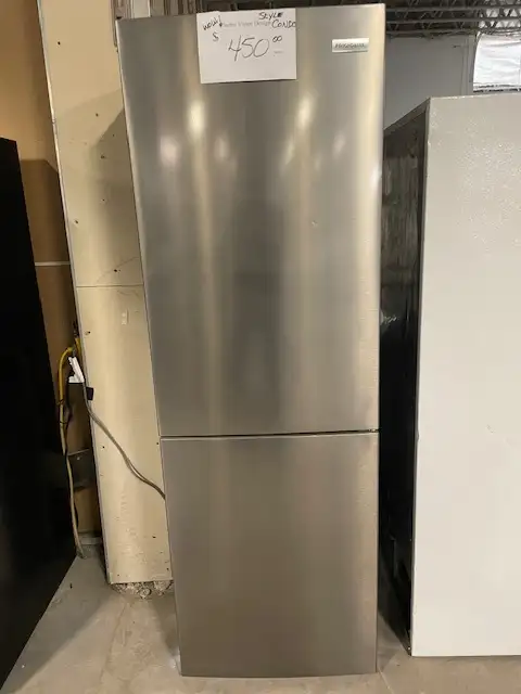 Réfrigérateur stainless 24'' (style condo) Frigidaire